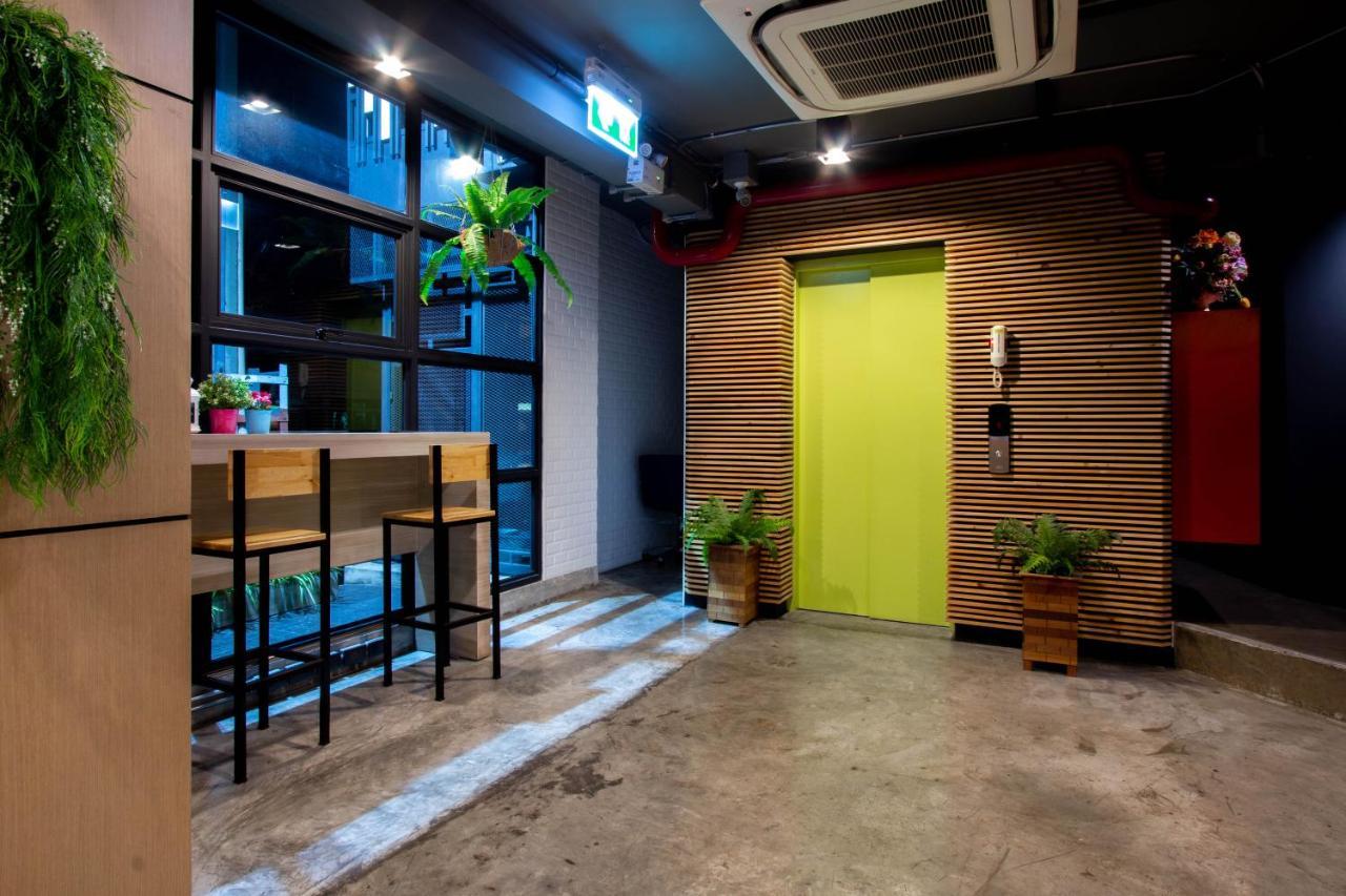 Rest24 Residence Bangkok Exterior foto